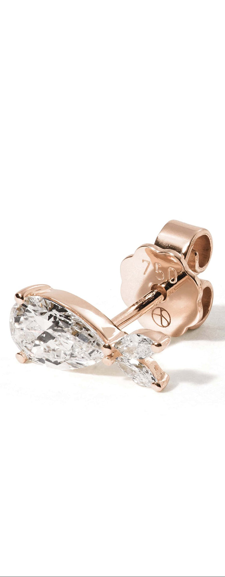DIONE ROSÉGOLD von Atelier Sofia: Ohrstecker aus 18 Karat Roségold mit klaren Edelsteinen im Birnen- und Marquiseschliff, inspiriert von der Eleganz der griechischen Meeresgöttin Dione, schimmern elegant auf einem schlichten weißen Hintergrund.